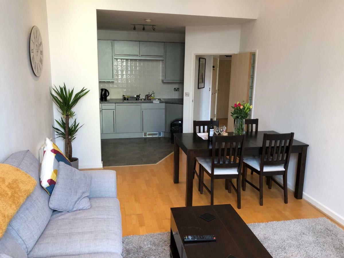 Stylish City Centre Apartment Кардифф Экстерьер фото