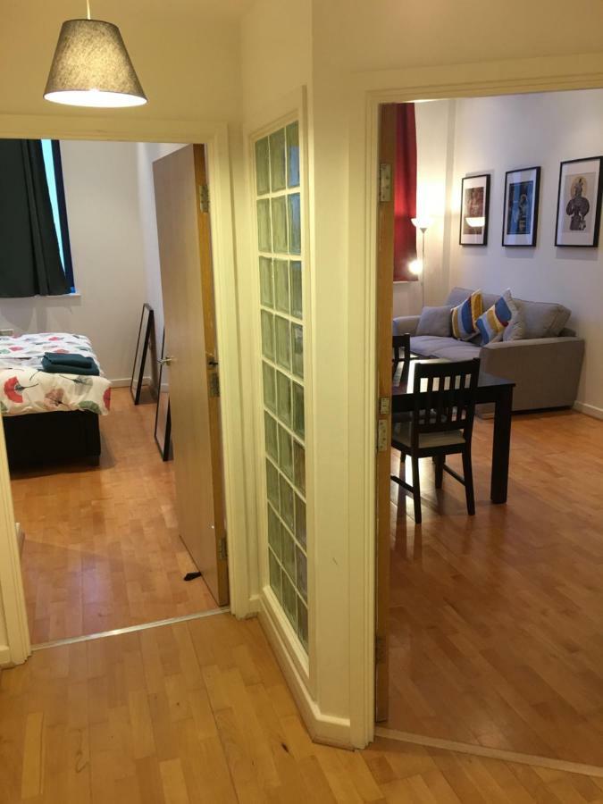 Stylish City Centre Apartment Кардифф Экстерьер фото