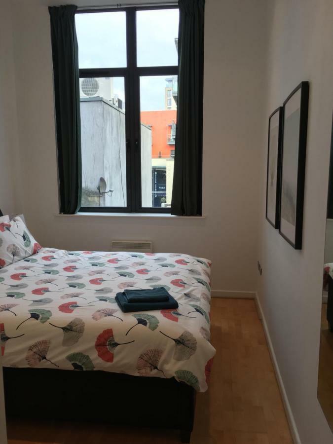 Stylish City Centre Apartment Кардифф Экстерьер фото
