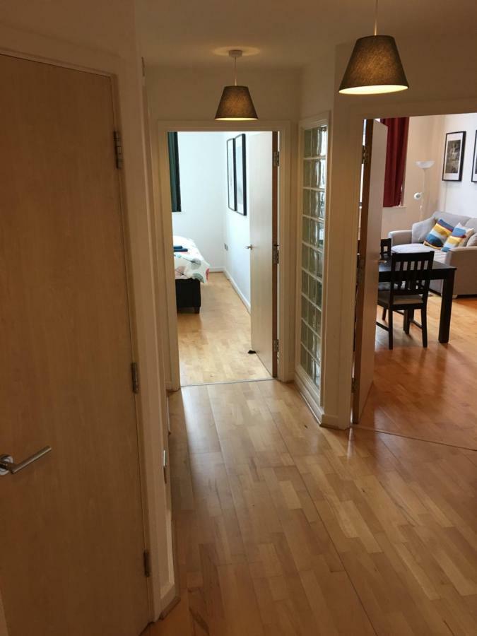 Stylish City Centre Apartment Кардифф Экстерьер фото
