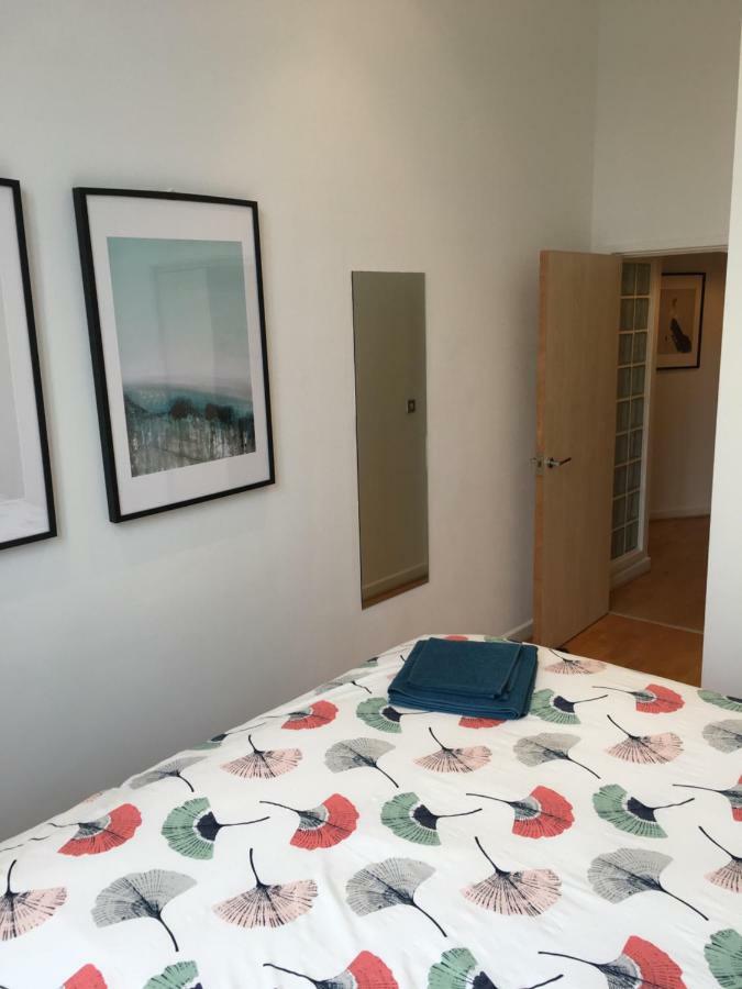 Stylish City Centre Apartment Кардифф Экстерьер фото